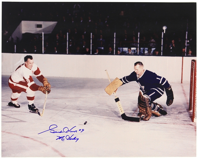 1946-1980 Gordie Howe Detroit Red Wings Signed 16x20 Photo (JSA)