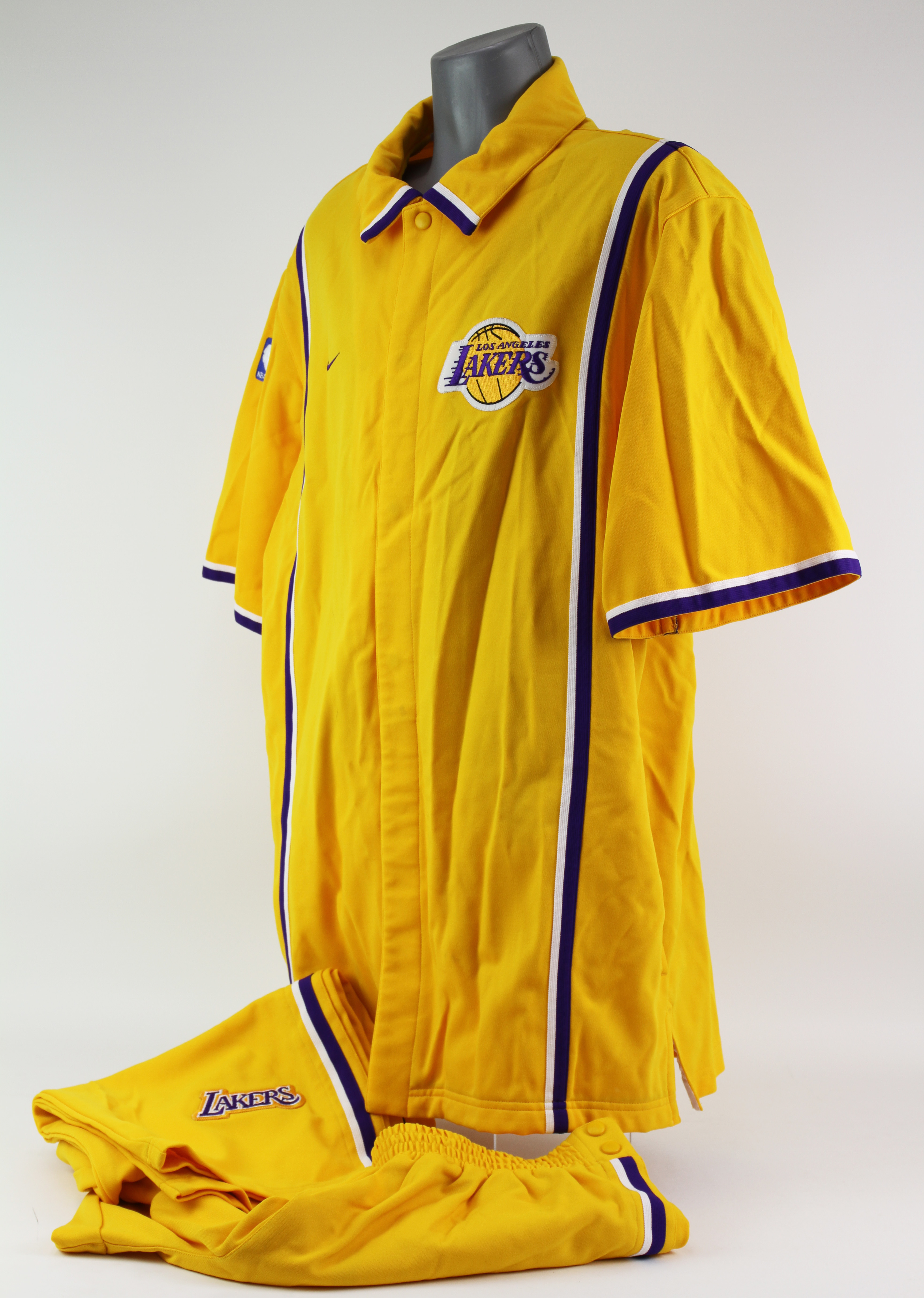 Lot Detail - 2000 Kobe Bryant NBA Finals Game Used Los Angeles Lakers Warm  Up Suit (Fox LOA)