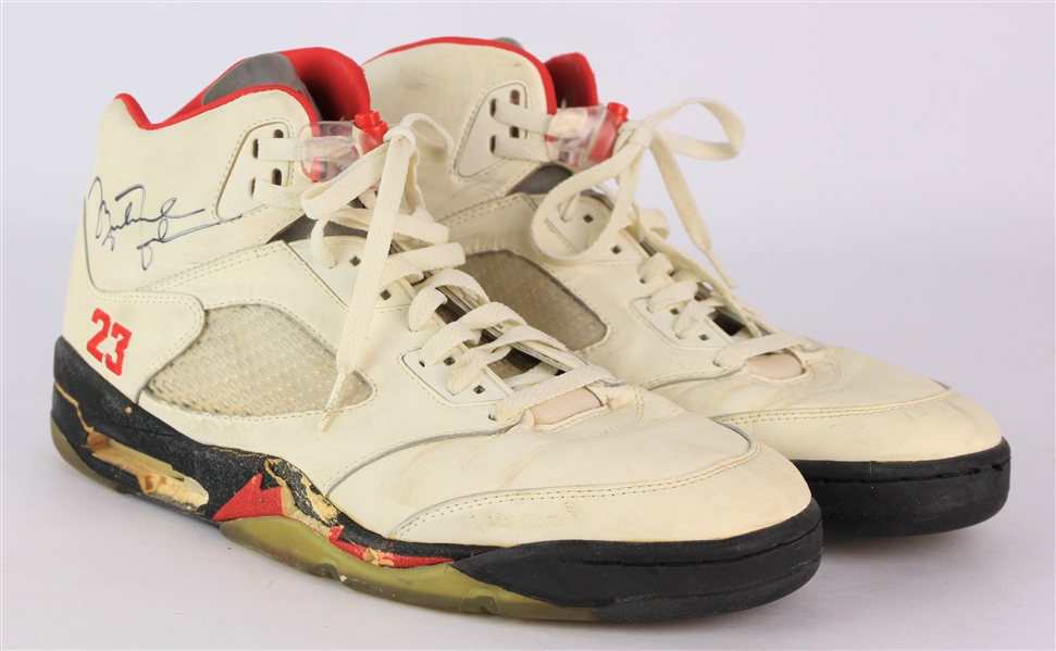 1989-90 Michael Jordan Chicago Bulls Game Worn Shoes (MEARS LOA)