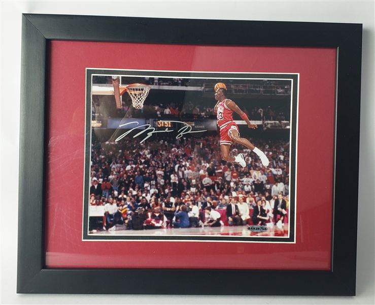 2000 Michael Jordan Chicago Bulls Signed 13" x 16" Framed Free Throw Line Dunk Photo (Upper Deck)