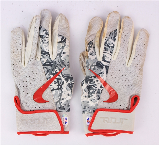 2018 Mike Trout Los Angeles Angels Signed Nike Game Worn Batting Gloves (MEARS LOA & PSA/DNA)