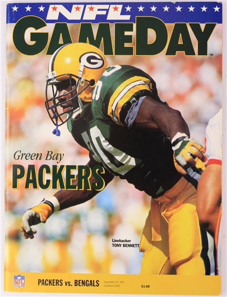 1992 (September 20) Brett Favre Green Bay Packers Cincinnati Bengals Game Program (Favres First Career Start/TD/Victory)