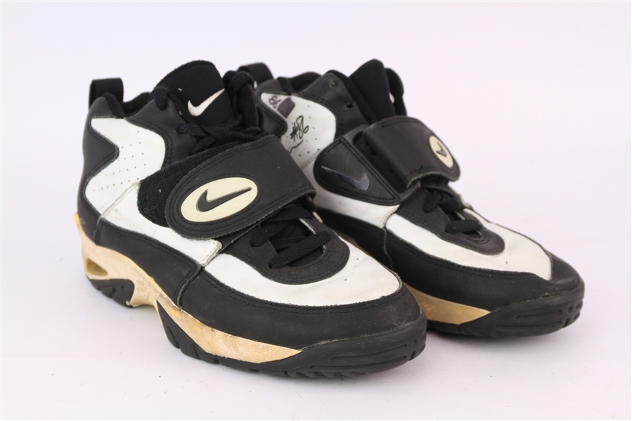 1995 Antonio Freeman Green Bay Packers Signed Nike Turf Shoes (MEARS LOA/Beckett)