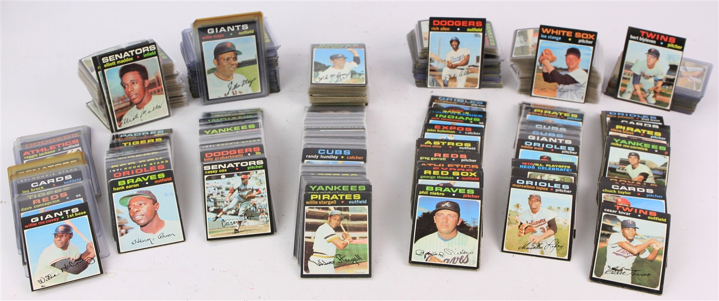 1971 Topps Baseball Trading Cards - Near Complete Set of 650+ w/ Willie Mays, Hank Aaron, Roberto Clemente, Tom Seaver & More