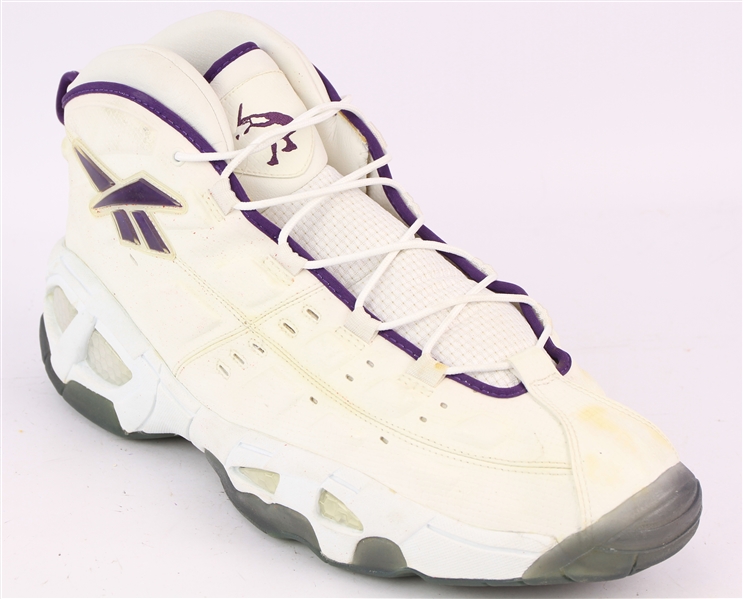 1997 Shaquille ONeal Los Angeles Lakers Signed Reebok Sneaker (MEARS LOA/JSA)