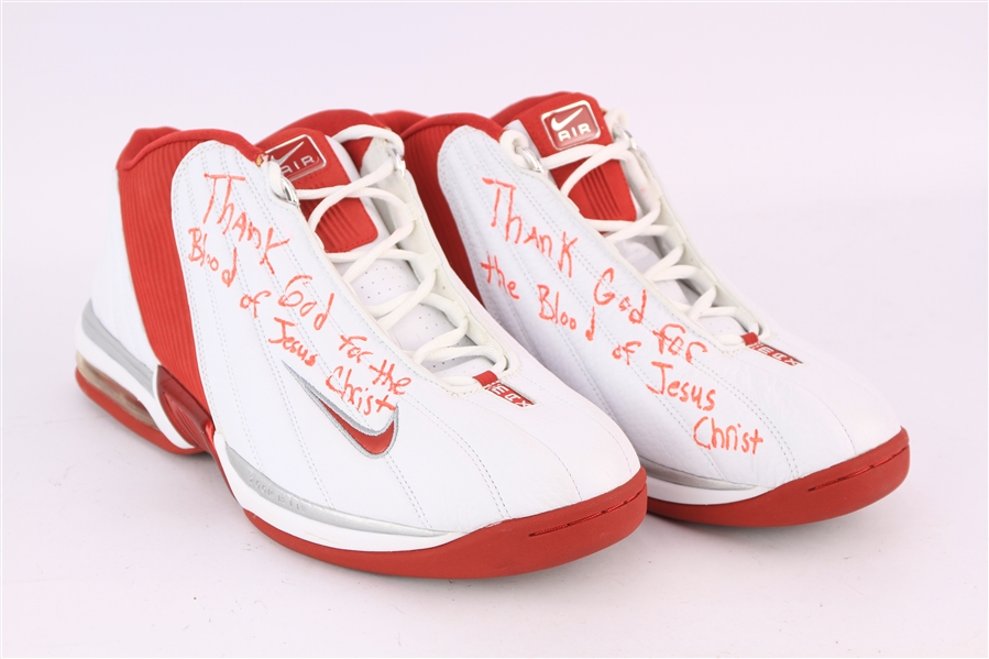 2003-04 Joe Smith Milwaukee Bucks Thank God For The Blood Of Jesus Christ Inscribed Nike Basketball Sneakers (MEARS LOA)