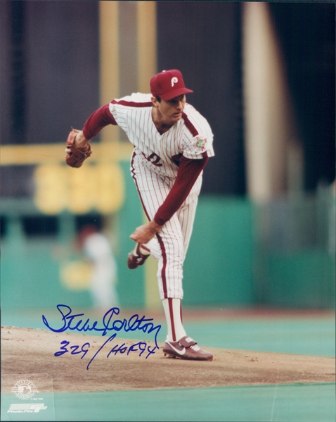 1990s Steve Carlton Philadelphia Phillies Signed 8" x 10" Photo (JSA)
