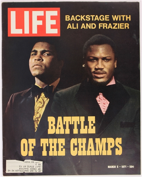 1971 Muhammad Ali & Joe Frazier "Battle of the Champs" Life Magazine 