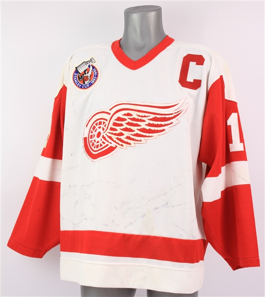 1992-93 Steve Yzerman Detroit Red Wings Tribute Jersey (MEARS LOA)