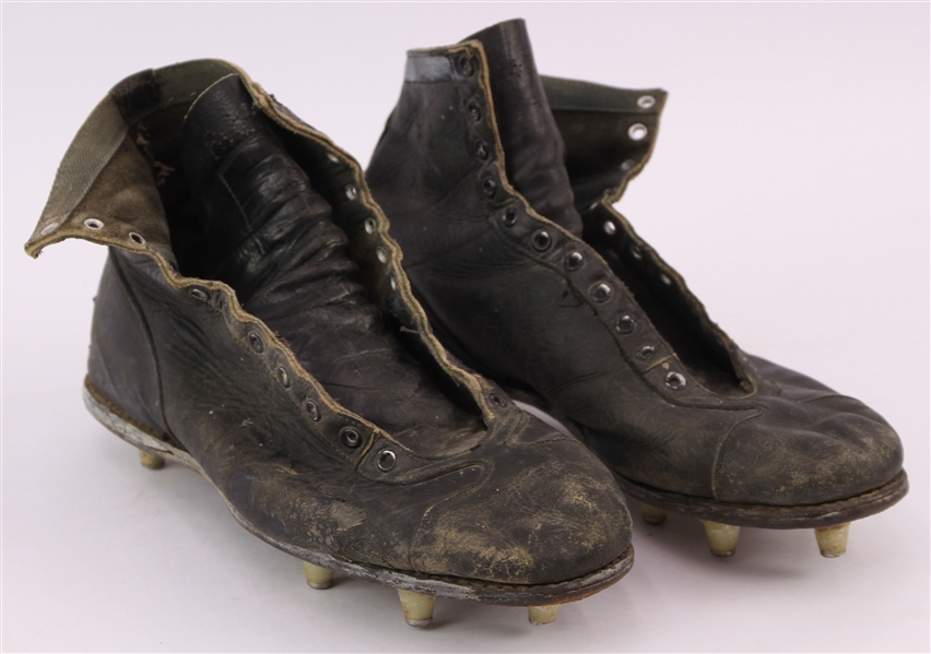 1971 Mike Ditka Dallas Cowboys Game Worn Brooks Cleats (MEARS LOA/Dan Reeves Letter)