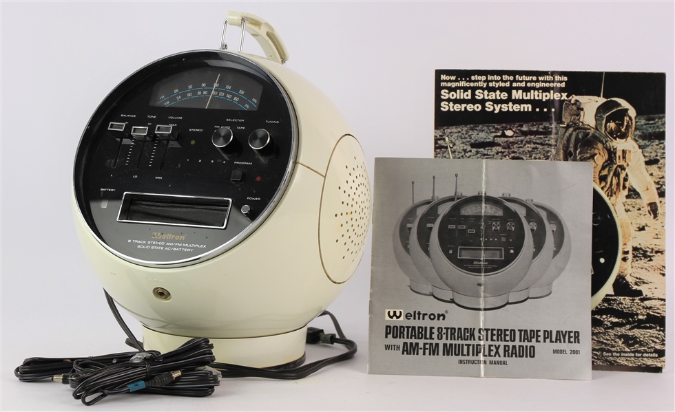 1972 Weltron Model 2001 Portable 8-Track Stereo Tape Player with AM-FM Multiple Radio