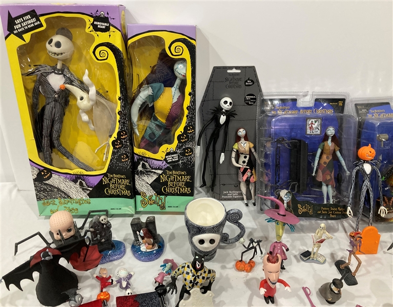 Lot Detail - 1993 The Nightmare Before Christmas Film Toys, Figurines ...