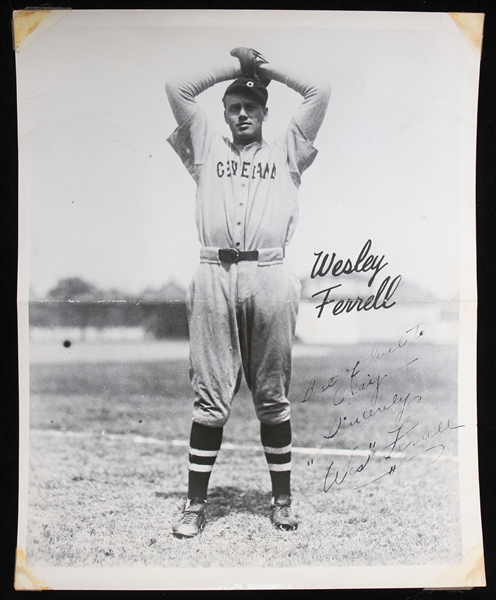 1929-33 Wes Ferrell Cleveland Indians Signed 8" x 10" Photo (JSA)