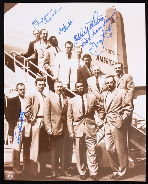 1993 Milwaukee Braves Multi Signed 8" x 10" Photo w/ 6 Signatures Including Warren Spahn, Eddie Mathews, Johnny Logan & More (JSA)