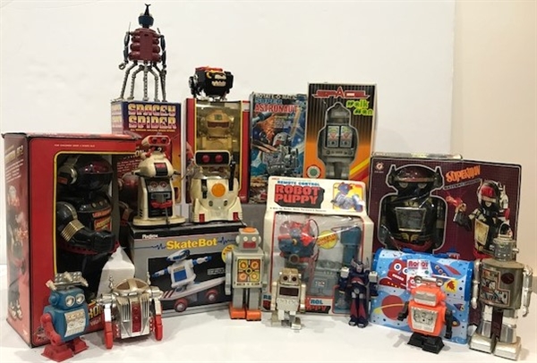 Skate Bot, Robot Puppy, and other Robot Toys (Lot of 10+)