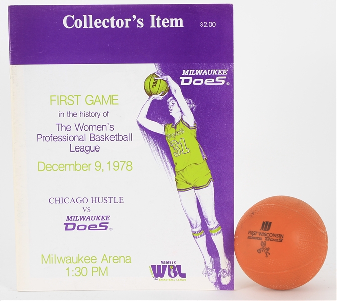 1978 Milwaukee Does vs Chicago Hustle First Game In The History of the WPBL Program w/ Does Mini Ball