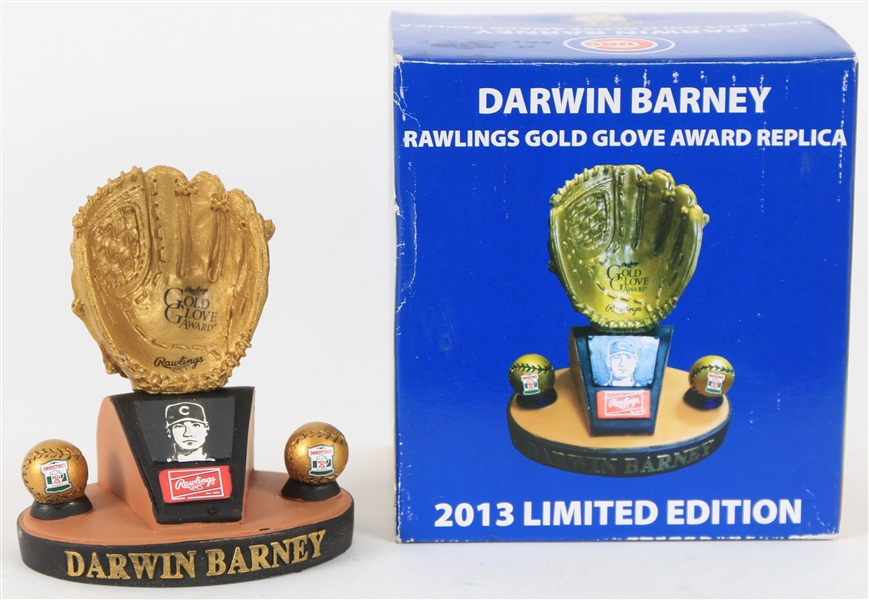 2013 Darwin Barney Chicago Cubs MIB Rawlings Gold Glove Award Replica