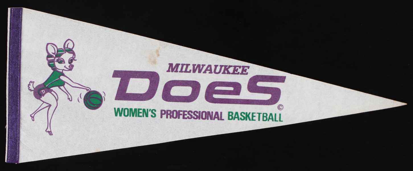 1978-1980 Milwaukee Does Full Size Pennant
