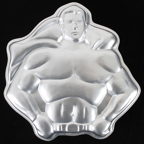 1977 Superman DC Comics Inc 13" x 14" Cake Mold 