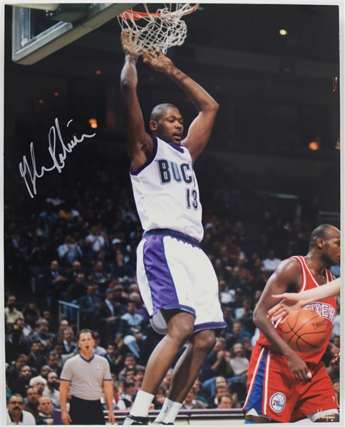 1990s Glenn Robinson Milwaukee Bucks Signed 16" x 20" Mounted Photo (JSA)
