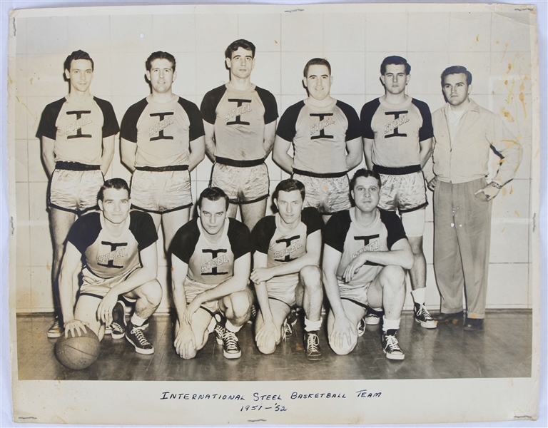 1951-52 International Steel Basketball 11" x 14" Team Photo 