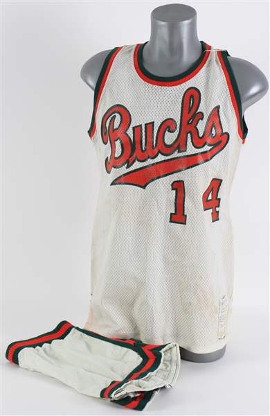 Lot Detail - 1973-76 Jon McGlocklin Milwaukee Bucks Signed Game Worn ...