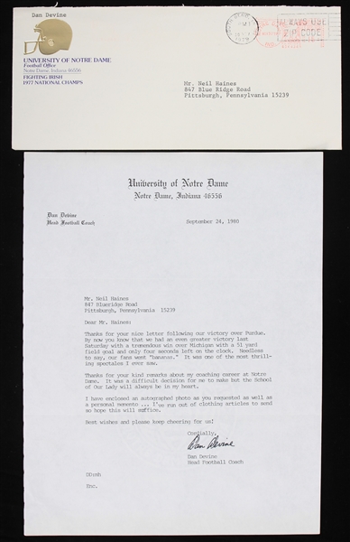 1980 Dan Devine Notre Dame Fighting Irish Signed Letter w/ Original Envelope (JSA)