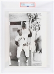 1960 Willie Mays San Francisco Giants 8x10 Black and White Wire Photo (Type III) (PSA Slabbed)