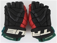 2018-19 Vinnie Hinostroza Arizona Coyotes Game Worn True Hockey Gloves (MEARS LOA)
