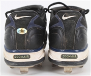 2007 Jason Bartlett Minnesota Twins Signed Nike Game Worn Cleats (MEARS LOA/JSA/Player LOA)
