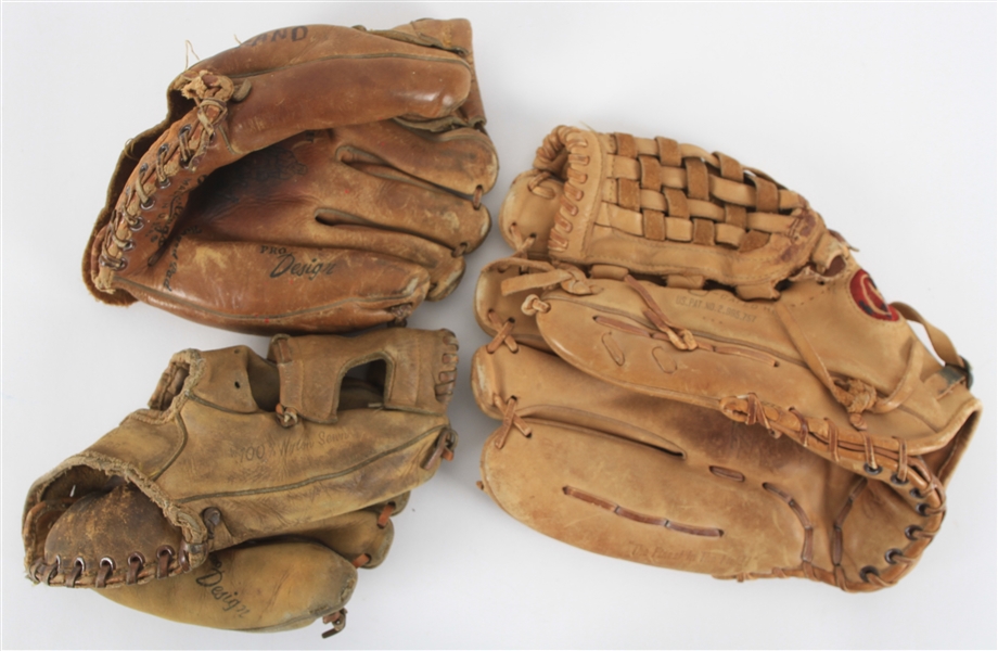 1960s-70s Mickey Mantle Reggie Jackson New York Yankees Store Model Player Endorsed Rawlings Fielder Mitts - Lot of 3