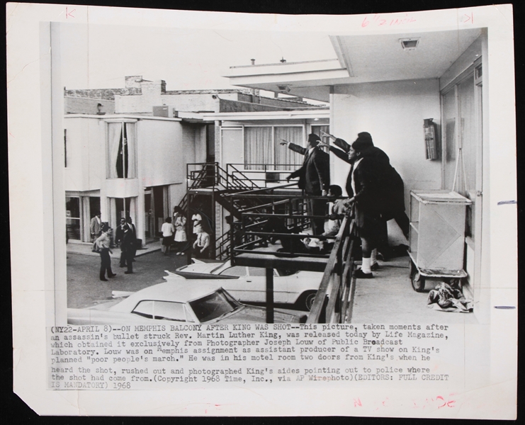 1968 Martin Luther King Assassinations 8x10 Black and White Photo