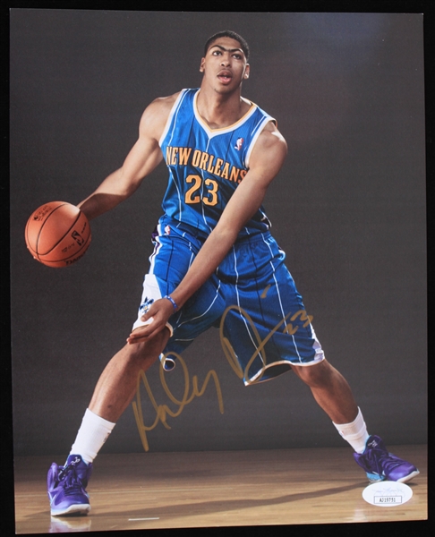 2012-13 Anthony Davis New Orleans Hornets Signed 8" x 10" Photo (*JSA*)