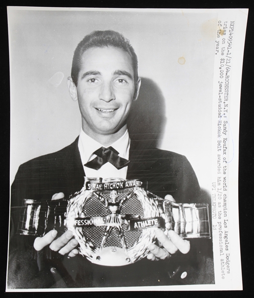 1964 Sandy Koufax Los Angeles Dodgers 6x9 B&W Photo