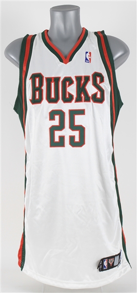 2007-08 Mo Williams Milwaukee Bucks Home Jersey (MEARS LOA)