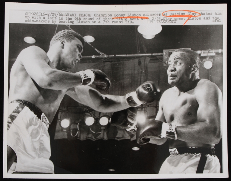 1964 Cassius Clay/Muhammad Ali vs Sonny Liston 7"x9" B&W Photo