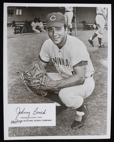 1967-1983 Johnny Bench Cincinnati Reds Rawlings Sporting Goods 8"x10" B&W Photo