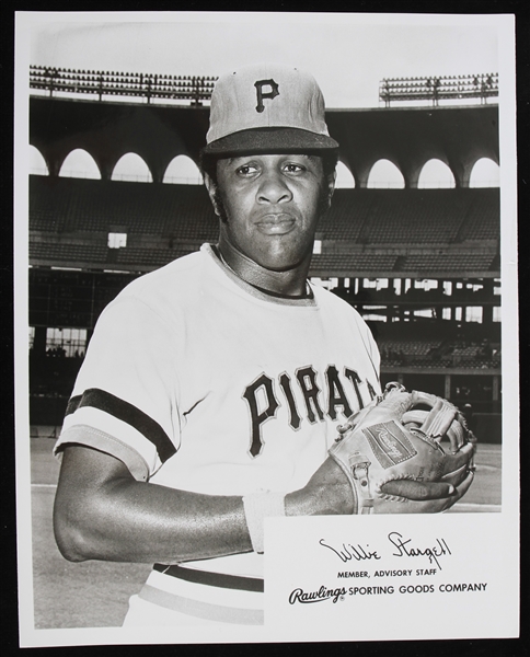 1962-1982 Willie Stargell Pittsburgh Pirates Rawlings Sporting Goods 8"x10" B&W Photo 