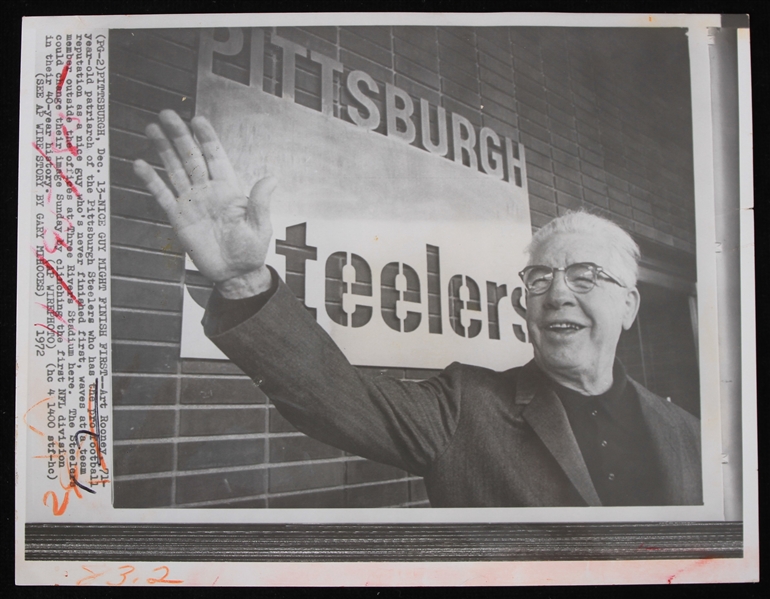 1972 Art Rooney Pittsburgh Steelers 6.5" x 8.5" Wire Photo 