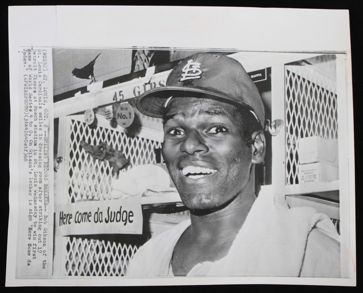 1968 Bob Gibson St. Louis Cardinals 8" x 10" Wire Photo