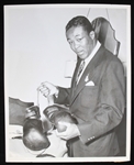 1956 Gerardo "Kid Gavilan" Gonzalez 8x10 B&W Photo