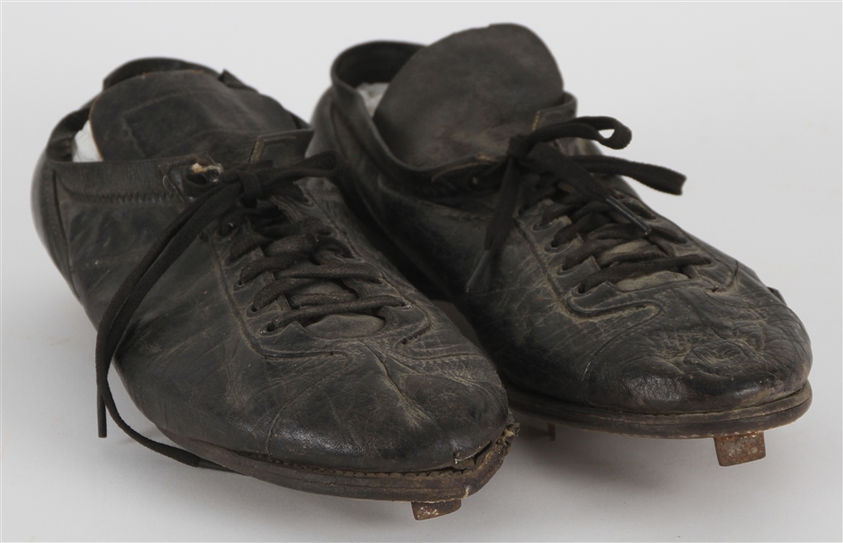 1950s Pittsburgh Pirates Rawlings Fleet Foot #23 Game Worn Baseball Cleats (MEARS LOA)