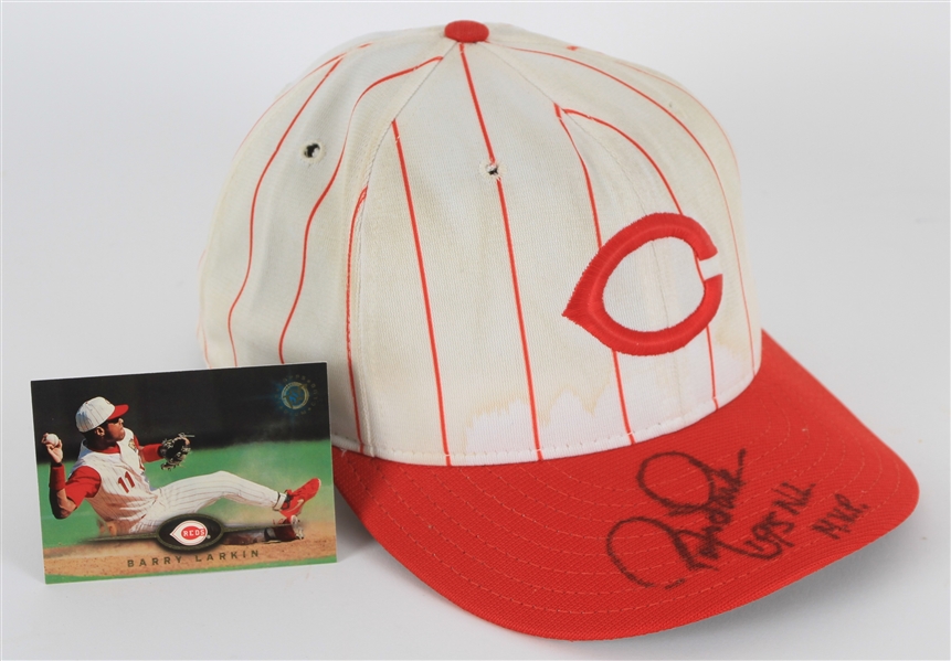 1995 Barry Larkin Cincinnati Reds Game Worn Signed Cap w/ Trading Card (MEARS LOA/JSA)