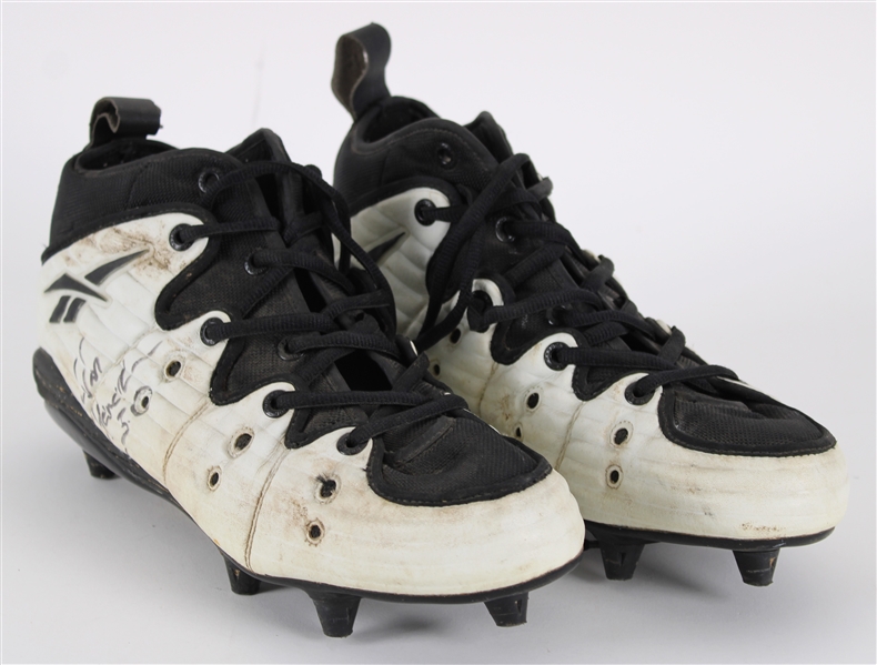 1997 William Henderson Green Bay Packers Signed Reebok Game Worn Cleats (MEARS LOA/JSA)