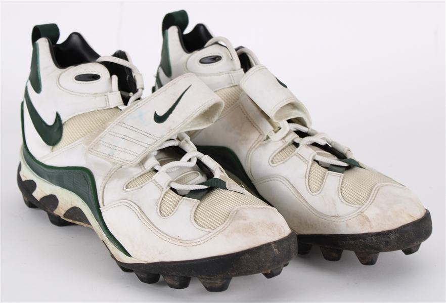 1998 Gilbert Brown Green Bay Packers Signed Nike Game Worn Cleats (MEARS LOA/JSA)