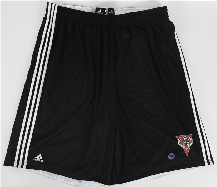 2011-12 Milwaukee Bucks Practice Shorts (MEARS LOA)