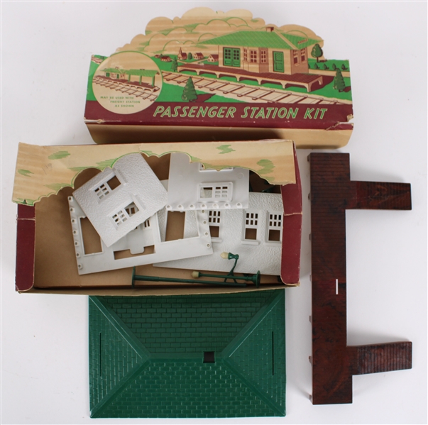 1950s Passenger Station RS-7 Model Train Kit by Bachmann Bros in Original Box 