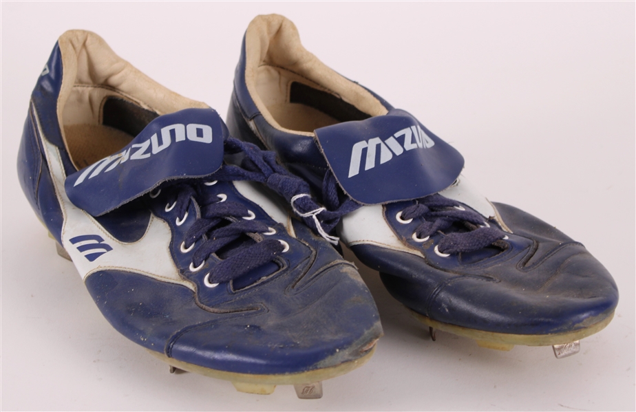 1983-87 Bob Welch Los Angeles Dodgers Mizuno Game Worn Cleats (MEARS LOA)