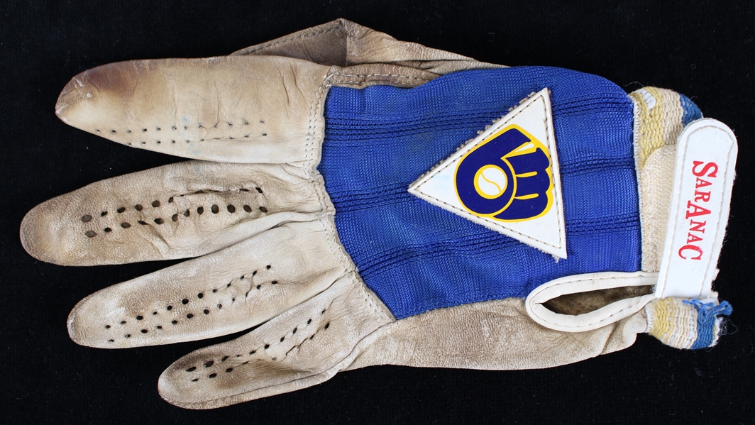 1979-81 Robin Yount Milwaukee Brewers Signed Saranac Team Logo Game Worn Batting Glove (MEARS LOA/JSA)