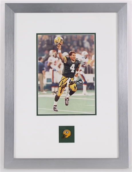 1992-2007 Brett Favre Green Bay Packers Signed 15x20 Framed Photo w/ Pinback (JSA) 